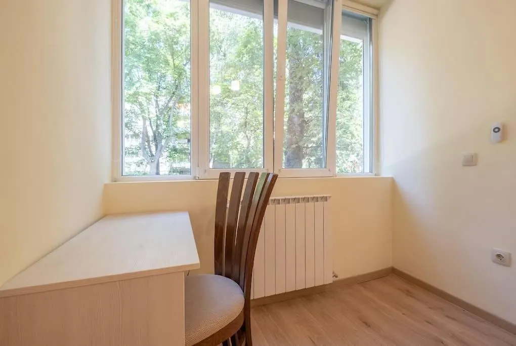 Top Location, Brand New 3 Bdrm Apt & Free Parking ソフィア