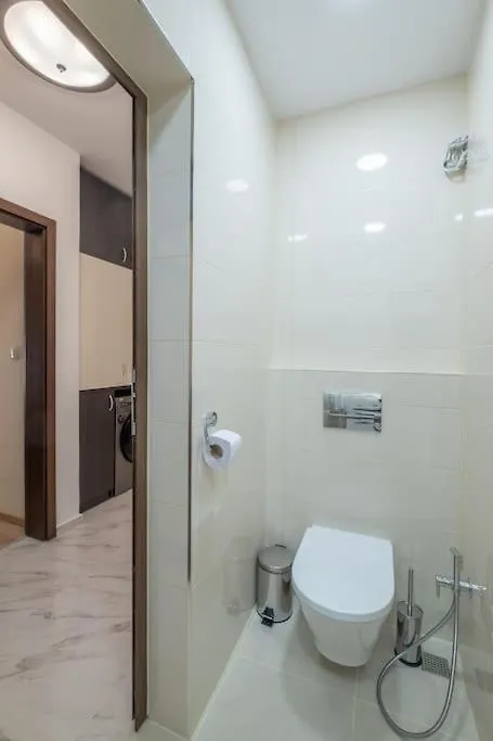 Top Location, Brand New 3 Bdrm Apt & Free Parking Sofie